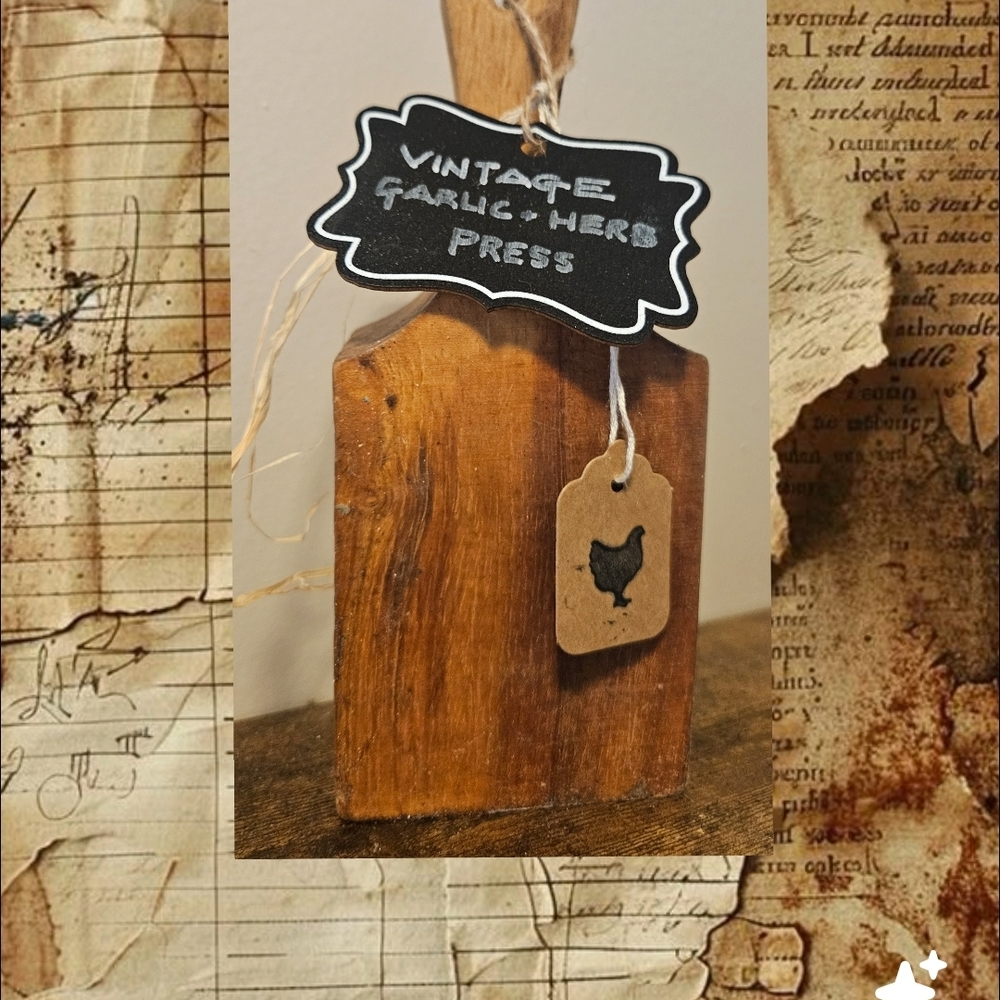 Wooden Garlic Herb Press - Picture 2 of 4